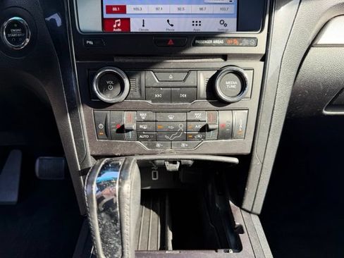 Used 2017 Ford Explorer XLT w/ Equipment Group 202A FWD image 20