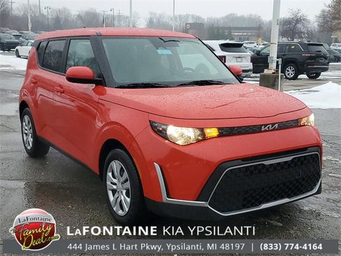 Certified 2025 Kia Soul LX image 3