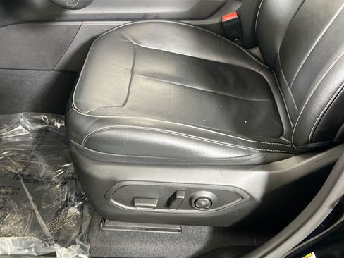 Used 2023 Jeep Grand Cherokee Limited AWD/4WD image 19