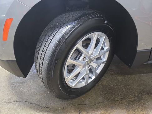 Used 2024 Chevrolet Equinox LT image 33