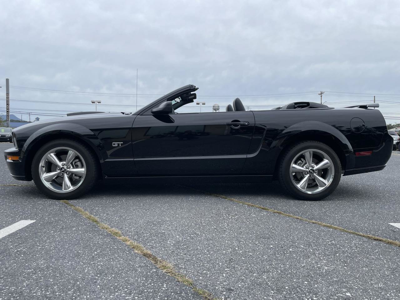 Used 2007 Ford Mustang GT Premium RWD image 2