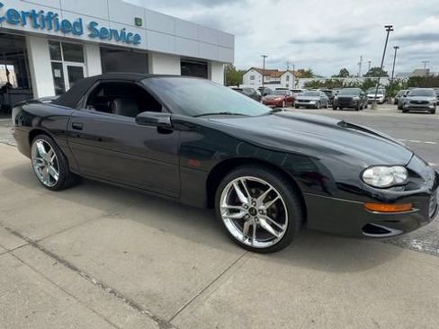 Used 2001 Chevrolet Camaro Z28 w/ SS Performance/Appearance Pkg RWD image 2