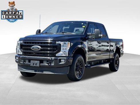 Certified 2022 Ford F250 XLT w/ Black Appearance Package image 8