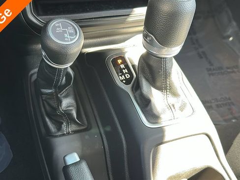 Used 2025 Jeep Wrangler Unlimited Sahara AWD/4WD image 24