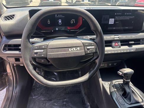 Used 2025 Kia K4 FWD image 30