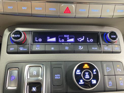 Used 2021 Hyundai Palisade Limited AWD/4WD image 18