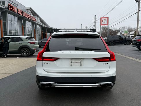 Used 2018 Volvo V90 T5 Cross Country w/ Convenience Package image 6
