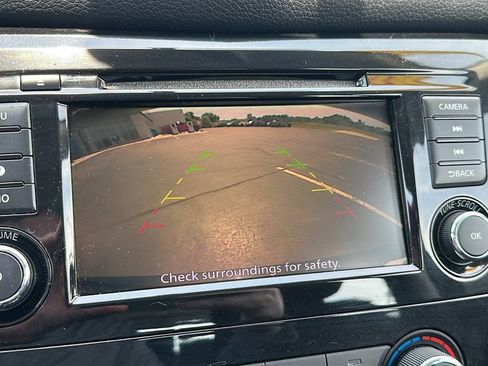 Used 2018 Nissan Rogue S AWD/4WD image 20