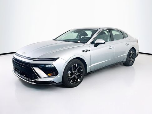 Used 2025 Hyundai Sonata SEL image 3