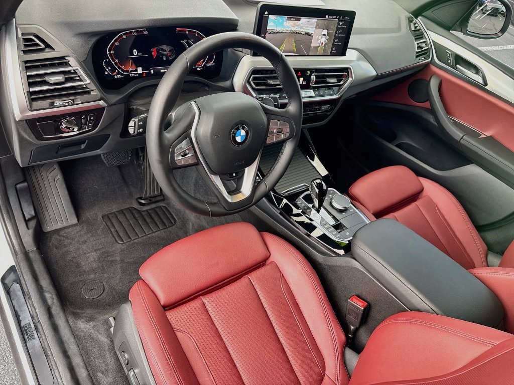 Used 2024 BMW X3 xDrive30i w/ Premium Package w/ZPA AWD/4WD image 9