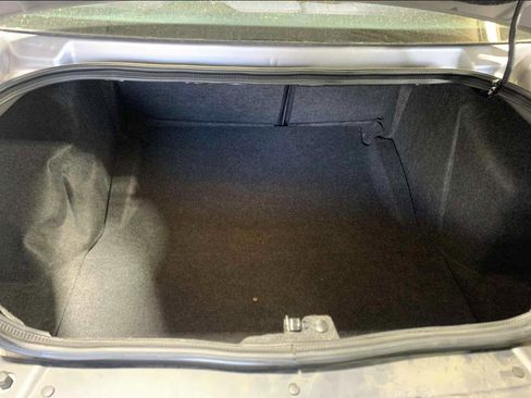 Used 2016 Dodge Challenger SXT image 30