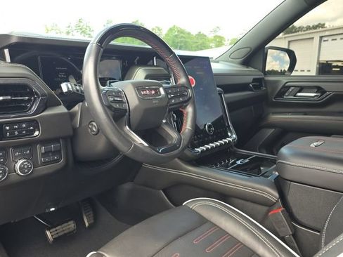 Used 2025 GMC Yukon XL AT4 Ultimate AWD/4WD image 31