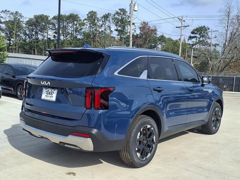 New 2026 Kia Sorento S w/ S Panoramic Sunroof Package image 2