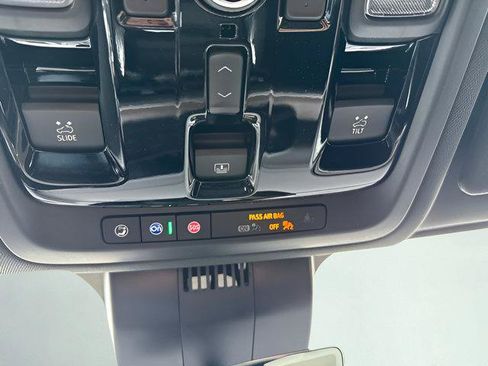 New 2026 Chevrolet Suburban High Country AWD/4WD image 32