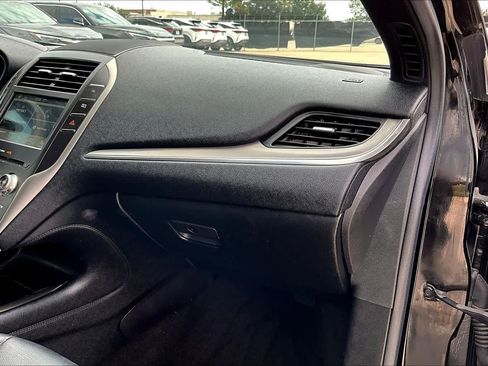 Used 2017 Lincoln MKC Premiere image 15