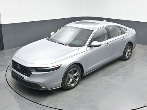 Used 2024 Honda Accord EX image 15