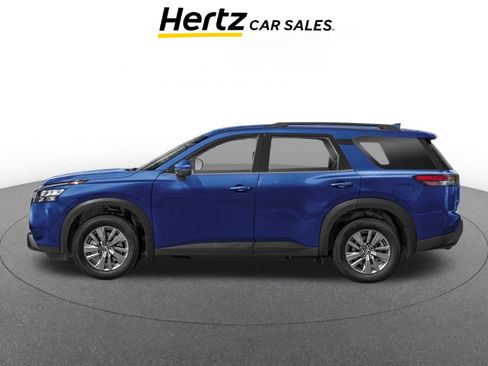 Used 2025 Nissan Pathfinder SV FWD image 3