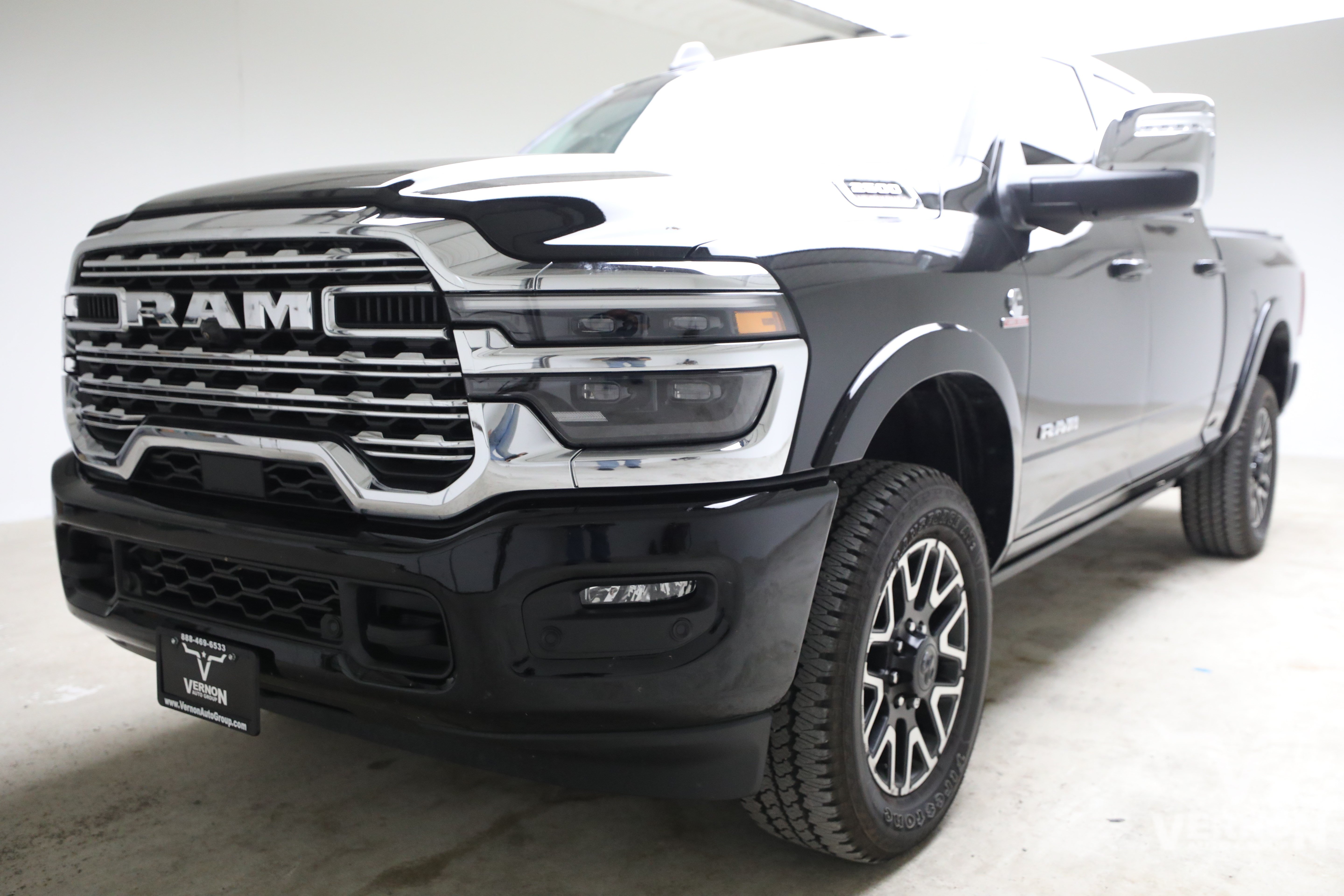 Used 2026 RAM 2500 Limited AWD/4WD image 1