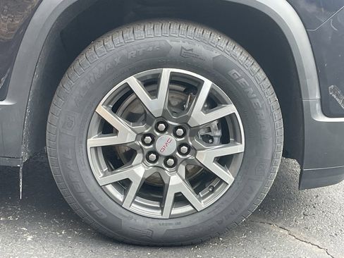 Used 2021 GMC Acadia SLE w/ Driver Convenience Package image 10