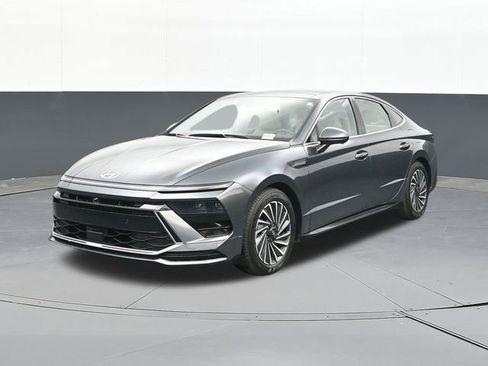 Used 2024 Hyundai Sonata Limited image 4