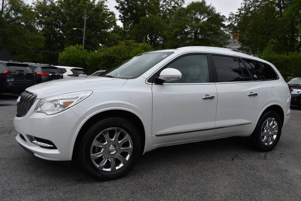 Used 2017 Buick Enclave Leather FWD image 2