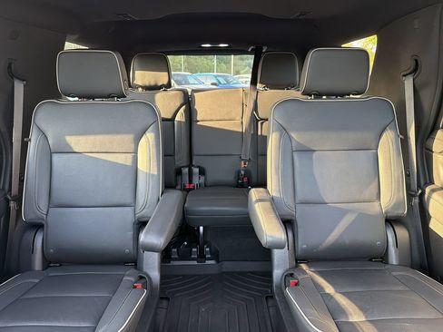 Used 2023 Chevrolet Tahoe Premier AWD/4WD image 31