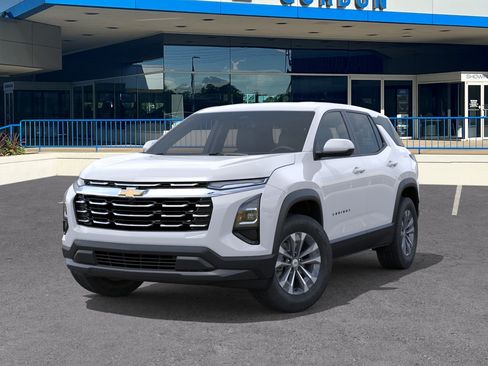New 2026 Chevrolet Equinox LT w/ Convenience Package II AWD/4WD image 6