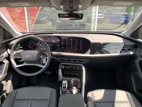 Used 2025 Audi Q5 Premium w/ Convenience Package AWD/4WD image 10