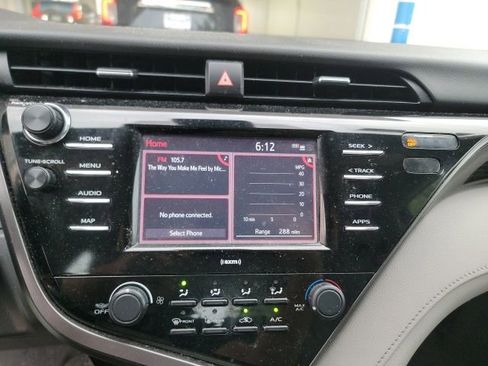 Used 2020 Toyota Camry LE FWD image 16