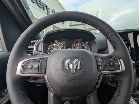 New 2026 RAM 1500 4x4 Crew Cab image 18