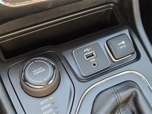 Used 2019 Jeep Cherokee High Altitude image 27