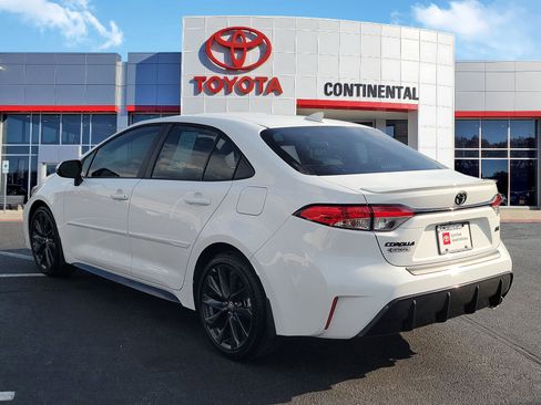 Certified 2025 Toyota Corolla SE w/ SE Premium Package FWD image 4