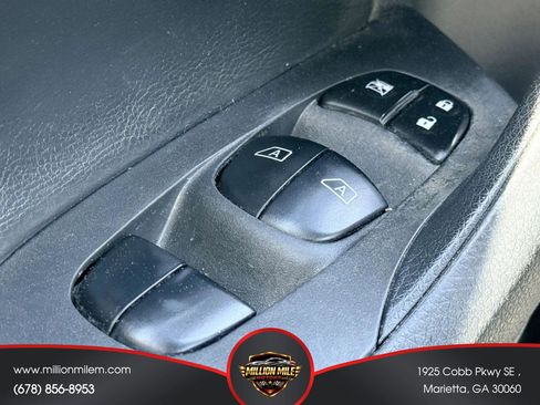 Used 2017 Nissan Altima 2.5 SL w/ Moonroof Package FWD image 24