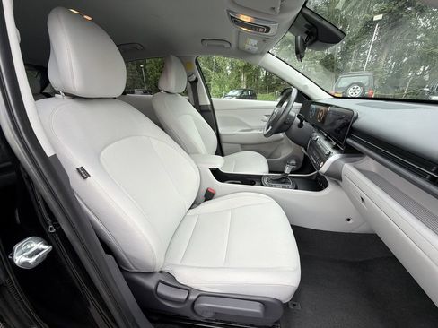Certified 2025 Hyundai Kona SEL AWD/4WD image 19