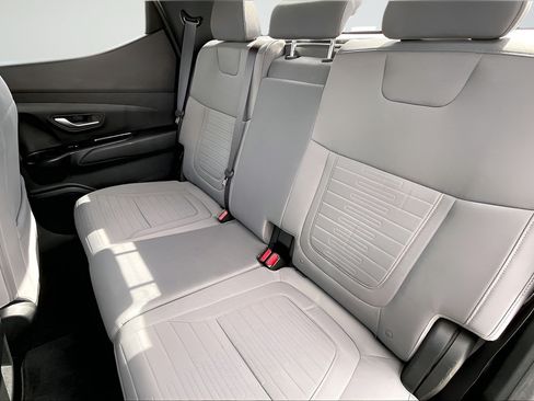 Used 2022 Hyundai Santa Cruz SEL w/ Cargo Package FWD image 18