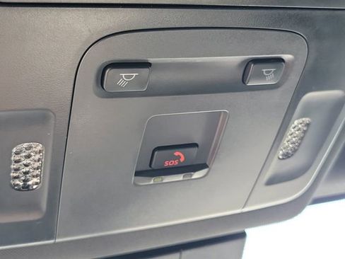 Used 2025 Toyota Camry SE FWD image 17