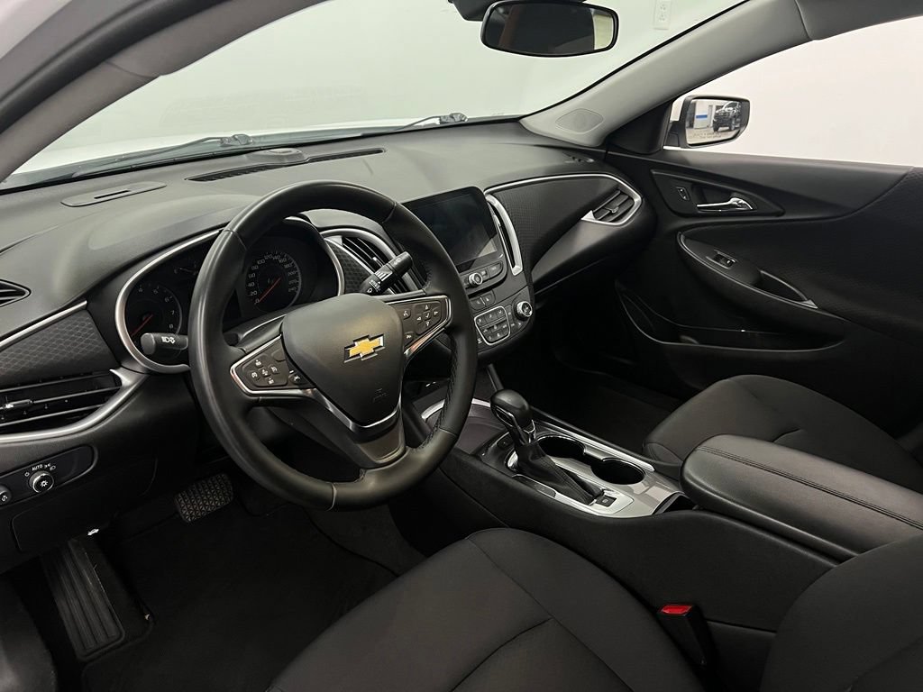Used 2024 Chevrolet Malibu LT w/ Sport Edition FWD image 13