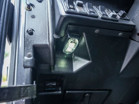 Used 2003 HUMMER H1 4-Door Open Top AWD/4WD image 29