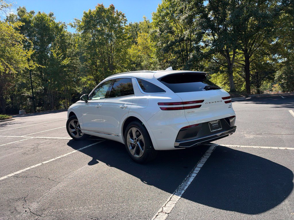 Certified 2026 Genesis GV70 2.5T Advanced AWD/4WD image 4