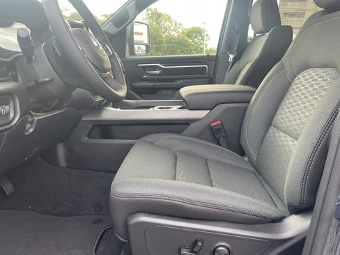 Used 2025 RAM 1500 Big Horn AWD/4WD image 2