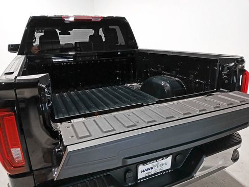 Used 2026 GMC Sierra 1500 SLT AWD/4WD image 7