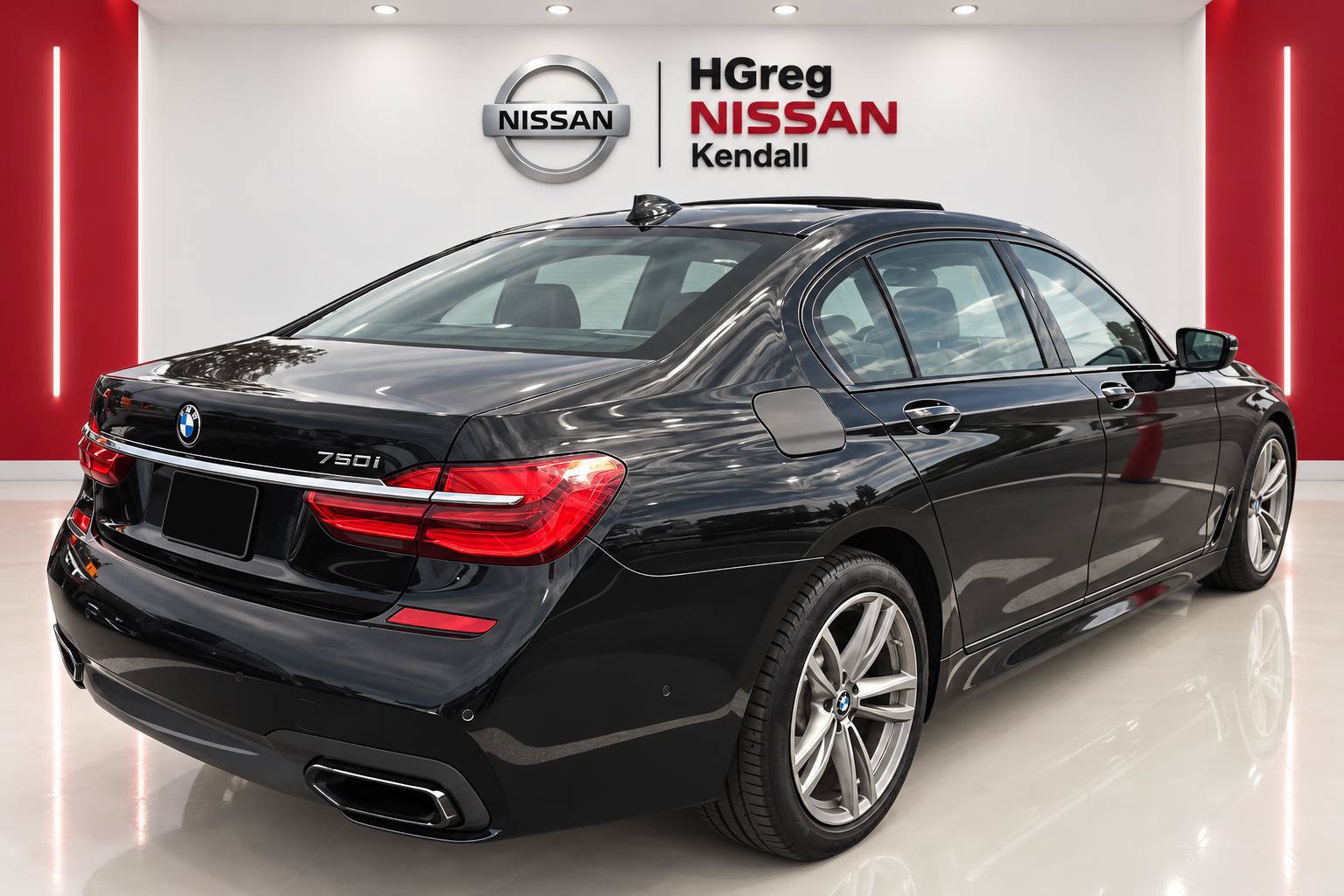 Used 2017 BMW 750i RWD image 2