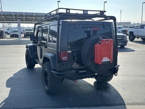 Used 2016 Jeep Wrangler Unlimited Rubicon w/ Connectivity Group image 25