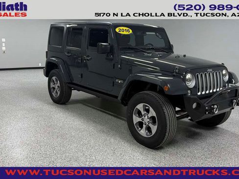 Used 2016 Jeep Wrangler Unlimited Sahara w/ Max Tow Package AWD/4WD image 1