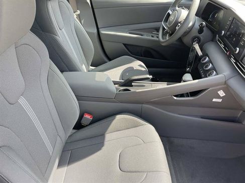 New 2026 Hyundai Elantra SE FWD image 25