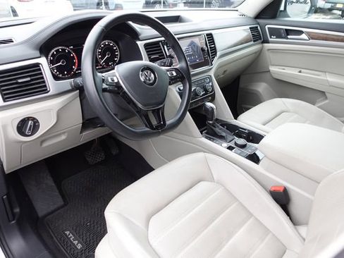 Used 2019 Volkswagen Atlas SEL Premium image 11