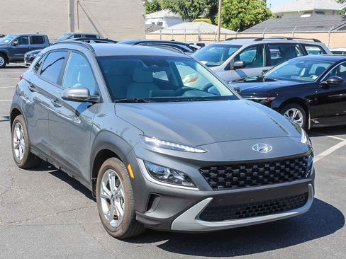 Used 2023 Hyundai Kona SEL AWD/4WD image 3