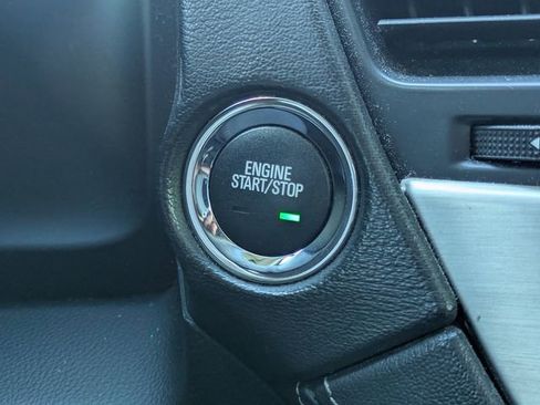 Used 2018 GMC Yukon Denali image 35