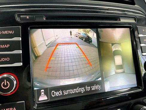Used 2023 Nissan Maxima SR FWD image 12