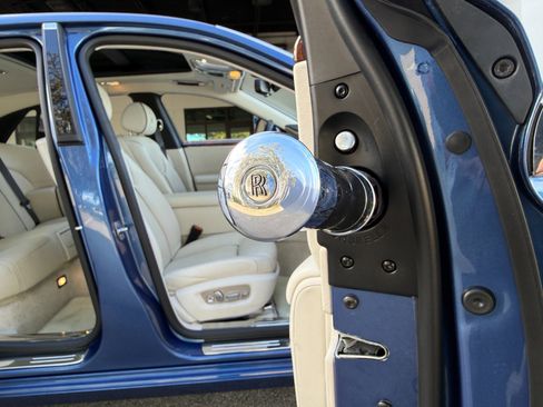 Used 2015 Rolls-Royce Ghost image 33